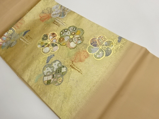 JAPANESE KIMONO / GOLD-LEAF FLOWERS / CLASSICAL PATTERNS / TREASURE MO